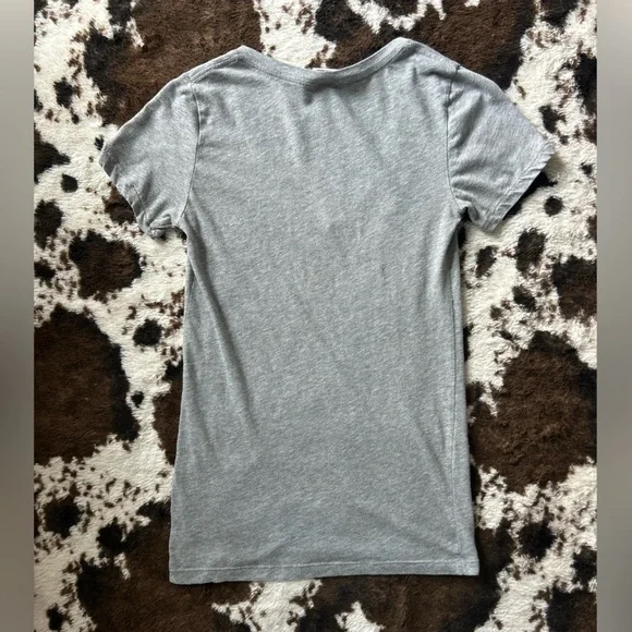Victoria's Secret PINK Gray Tee - Picture 3 of 4